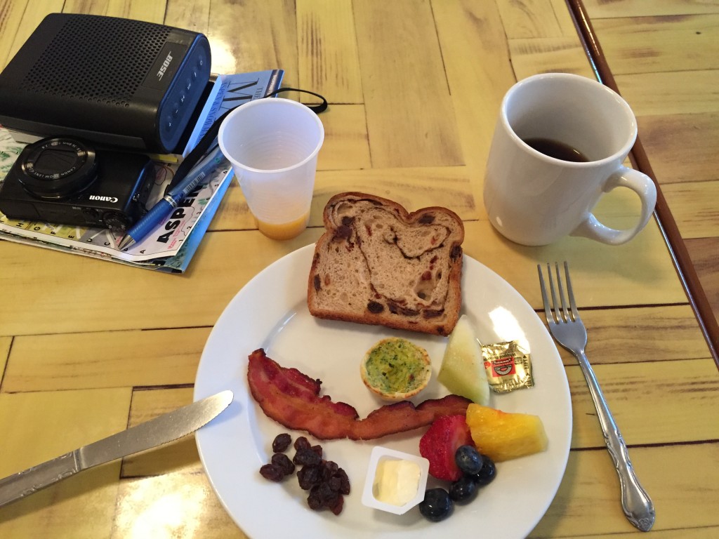 Light Breakfast B4 hiking Hunter Creek Loop - Smuggler's Run overlook