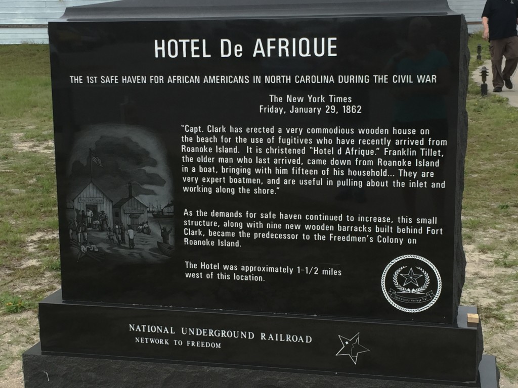 Monument to Hotel De Afrique.